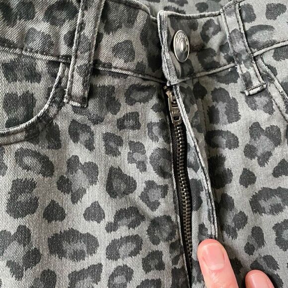 H&M divided women 4 cheetah print jeans gray/black - Picture 5 of 10
